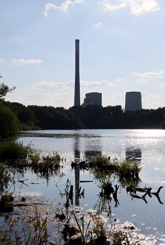 Beversee und Kohlekraftwerk.JPG - Beversee und Kohlekraftwerk Bergkamen